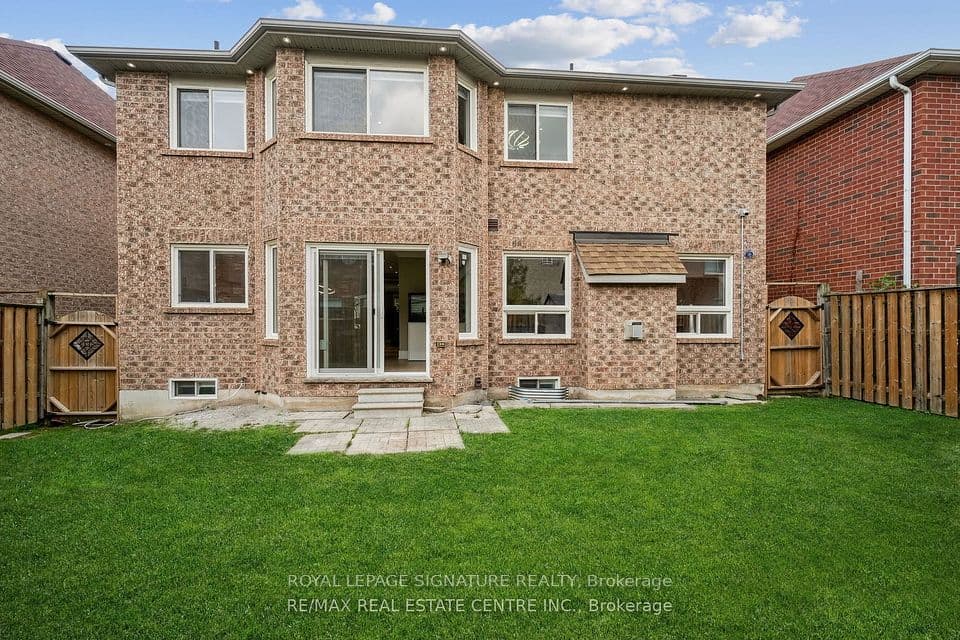 12 Ferncroft Place, Brampton, ON L7A 2Z6 – photo 2