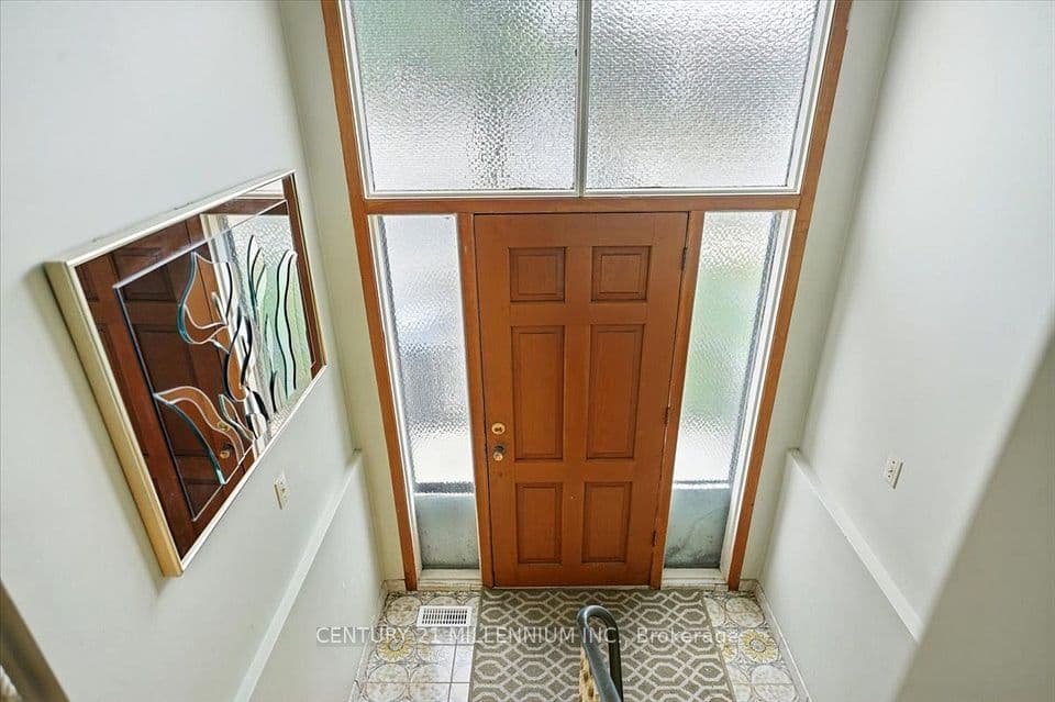 9 Cheryl Court, Brampton, ON L6V 3C2 – photo 3