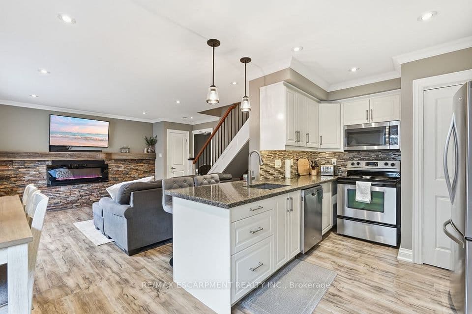 469 Claridge Road 6, Burlington, ON L7N 2S1 – main photo
