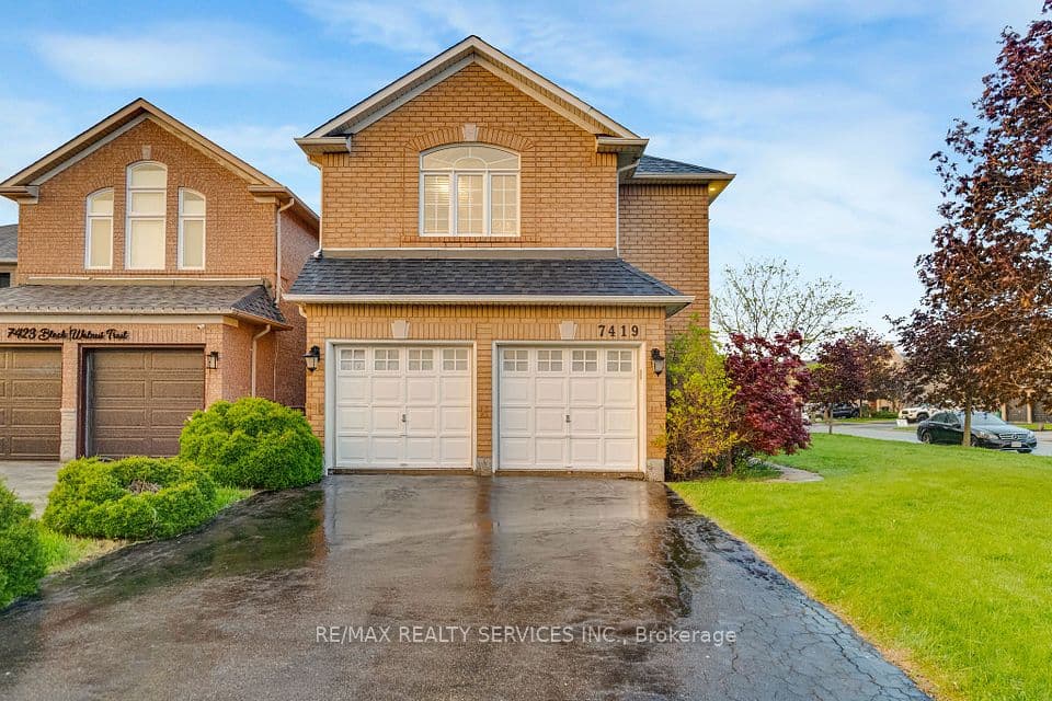 7419 Black Walnut Trail, Mississauga, ON L5N 8A4 – photo 2