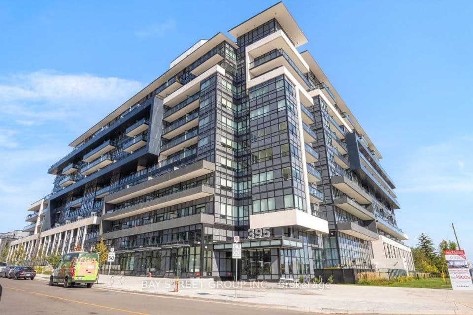 395 Dundas Street W 130, Oakville, ON L6M 5R8 – main photo