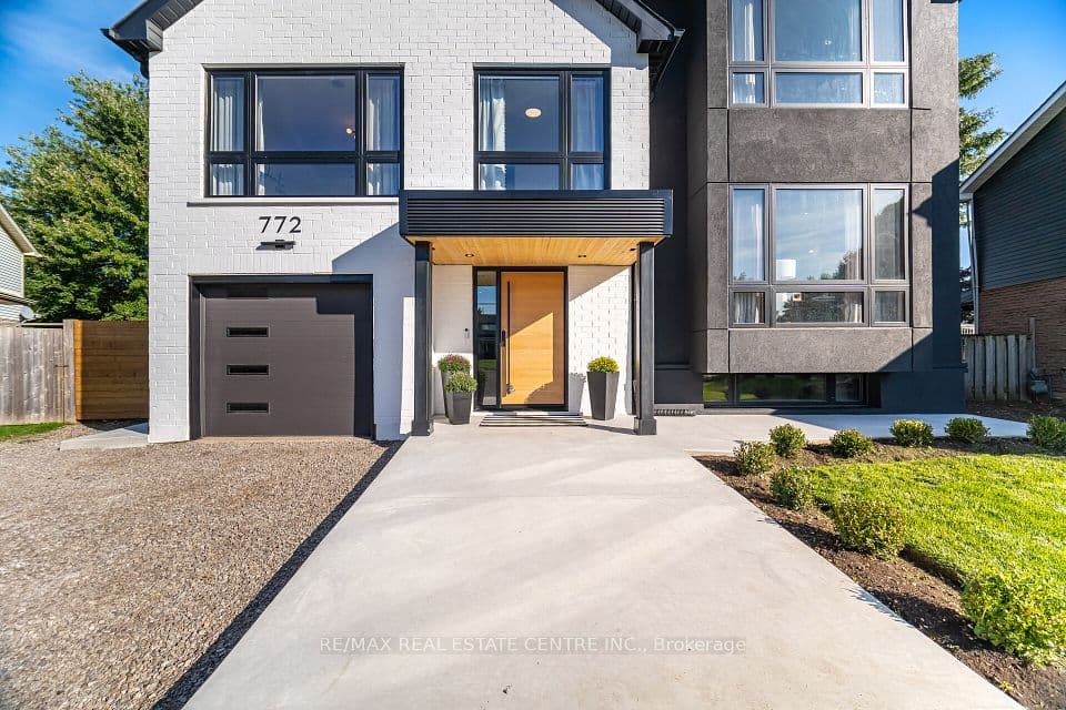 772 Banting Court, Milton, ON L9T 3M5 – photo 2