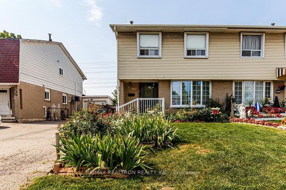 7384 Sills Road, Mississauga, ON L4T 2K1 – photo 2