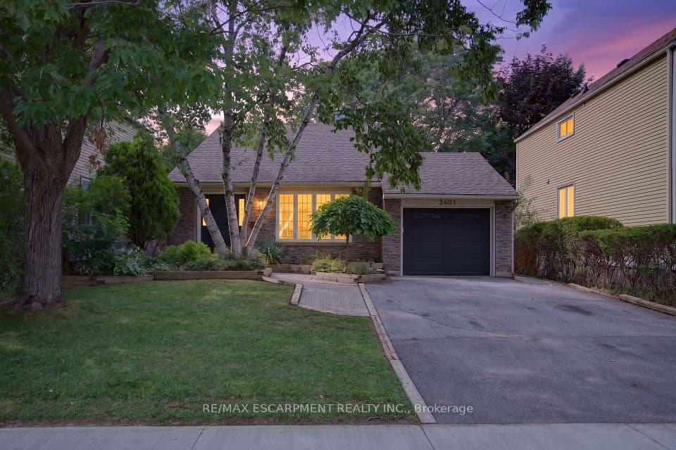 3401 Rockwood Drive, Burlington, ON L7N 3H6 – main photo