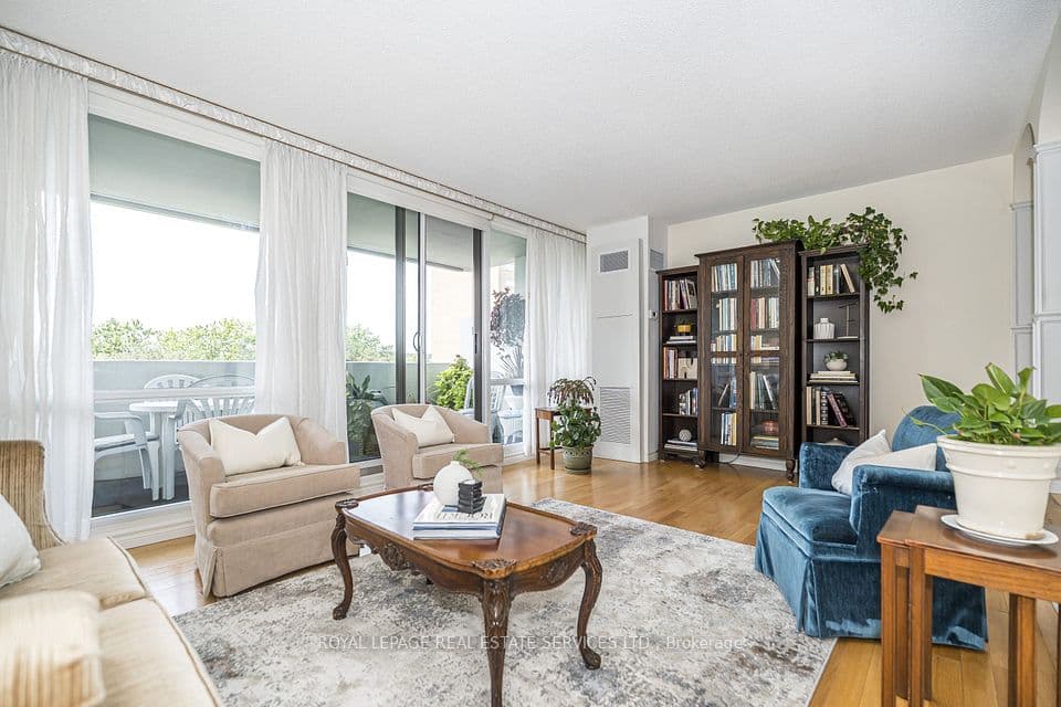 250 Scarlett Road 513, Toronto, ON M6N 4X5 – photo 2