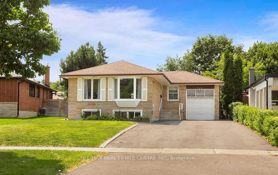 3518 The Credit Woodlands, Mississauga, ON L5C 2X6 – main photo