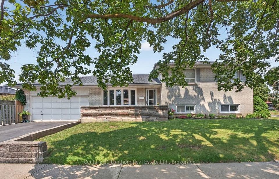 333 Jeffcoat Drive, Toronto, ON M9W 3E4 – photo 2