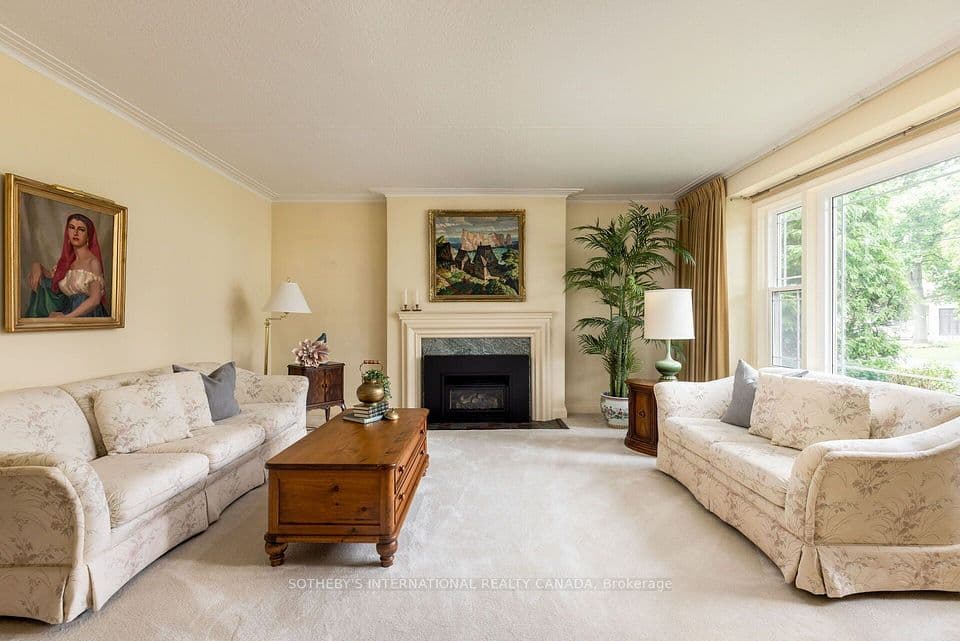 37 Hilldowntree Road, Toronto, ON M9A 2Z7 – photo 3