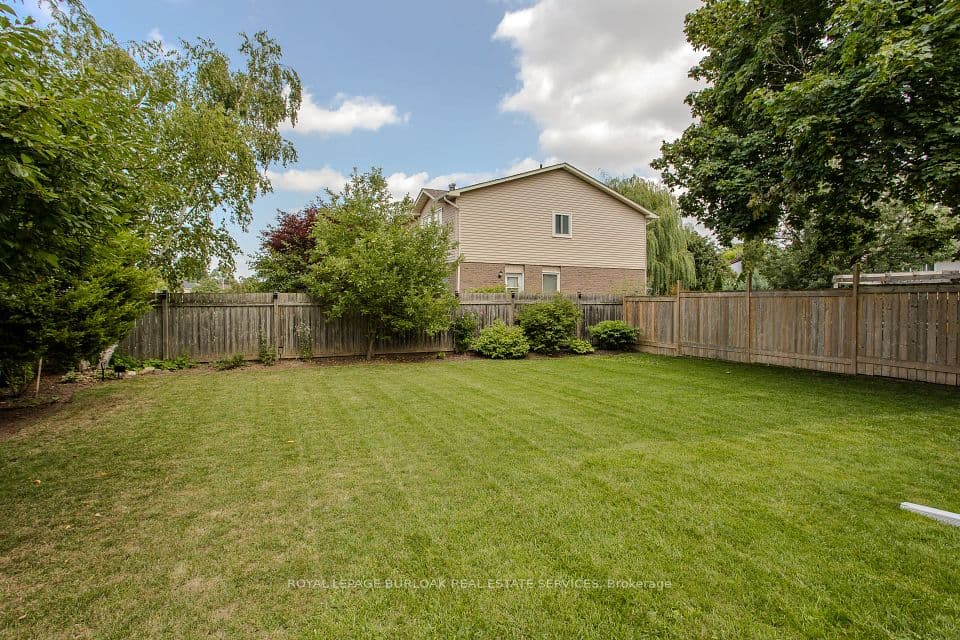 3094 Autumn Hill Crescent, Burlington, ON L7M 1Y6 – photo 3