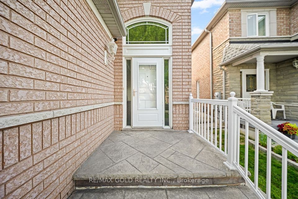 21 Pacific Wind Crescent, Brampton, ON L6R 1Z9 – photo 3