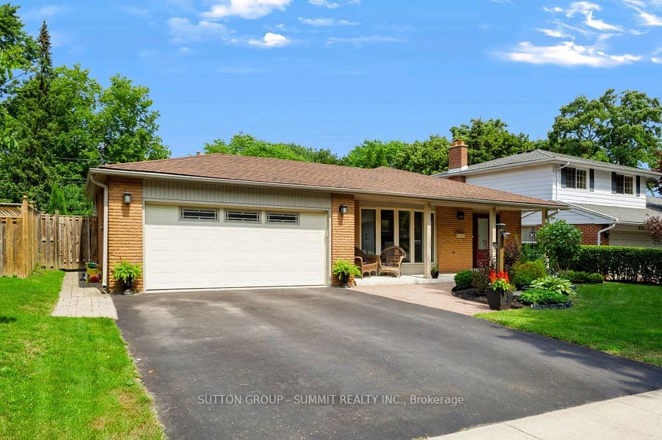 659 Cherrywood Drive, Burlington, ON L7T 3W9 – main photo