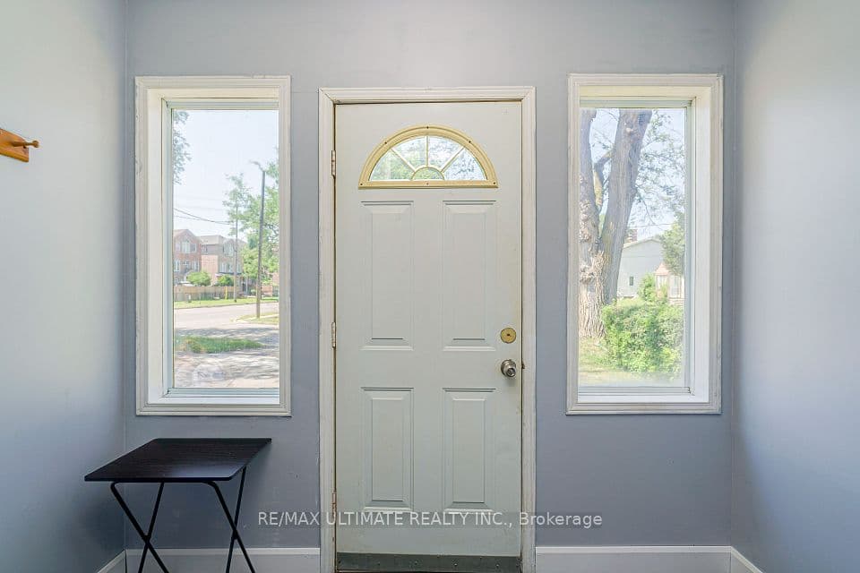 632 Trethewey Drive, Toronto, ON M6M 4C3 – photo 2