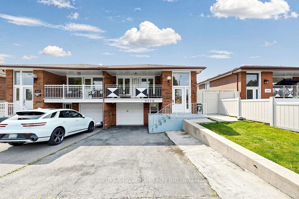 3126 Redbank Crescent, Mississauga, ON L4T 1V1 – main photo