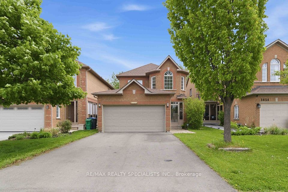 3850 Forest Bluff Crescent, Mississauga, ON L5N 7V1 – main photo