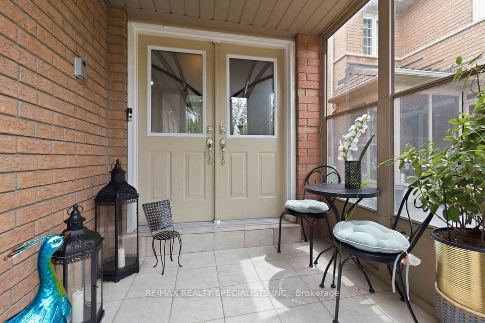 3850 Forest Bluff Crescent, Mississauga, ON L5N 7V1 – photo 3