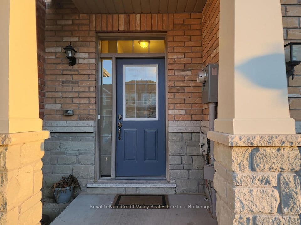 53 Hogan Manor Drive, Brampton, ON L7A 4V2 – photo 2