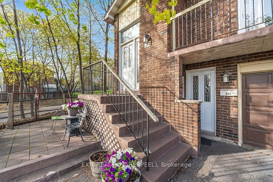 30 Thorsby Court, Brampton, ON L6V 3T9 – photo 2