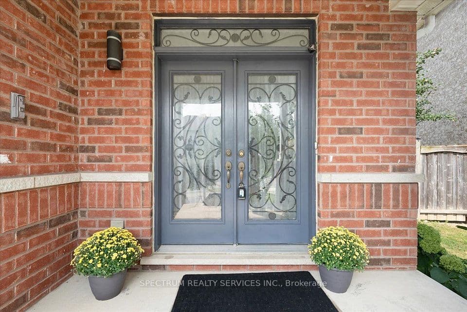 1379 Rolph Terrace, Milton, ON L9T 7E1 – photo 2