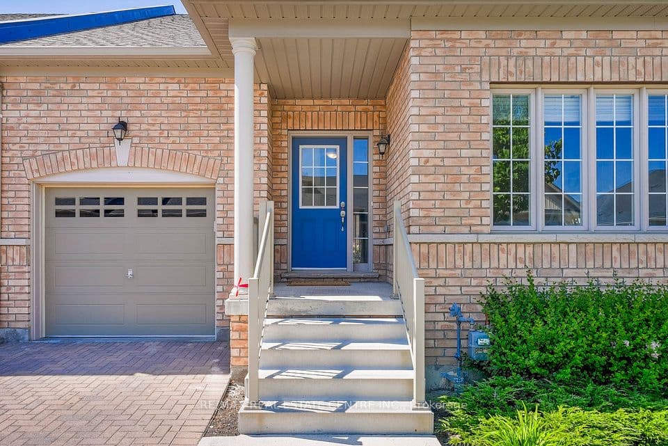11 Overlea Drive, Brampton, ON L6R 4B5 – photo 2