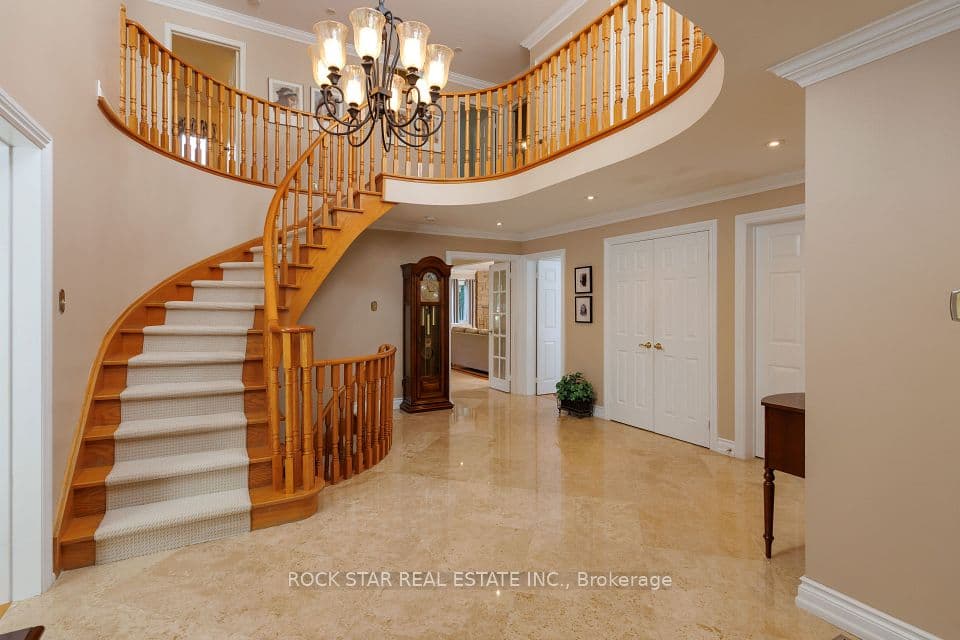 1807 Tattersall Way, Mississauga, ON L5M 3H7 – photo 2