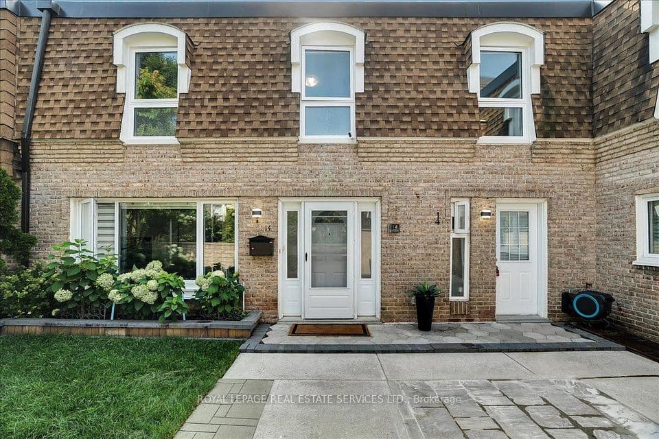 1310 Gulleden Drive 14, Mississauga, ON L4X 1Y9 – main photo