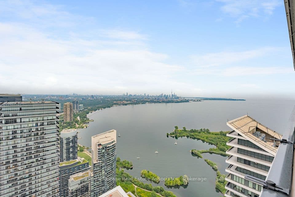 30 Shore Breeze Drive 6104, Toronto, ON M8V 0J1 – main photo