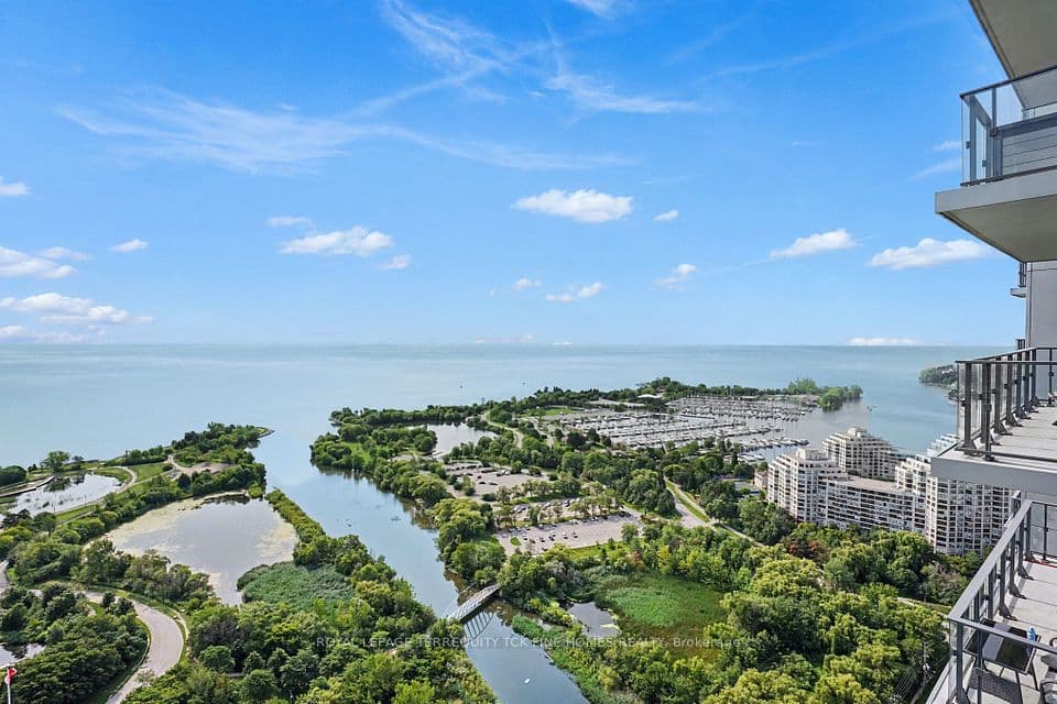 2200 Lake Shore Boulevard W 4209, Toronto, ON M8V 1A4 – main photo