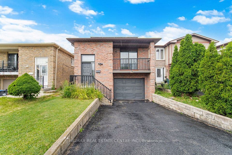 13 Dafoe Crescent, Brampton, ON L6Y 2L1 – main photo