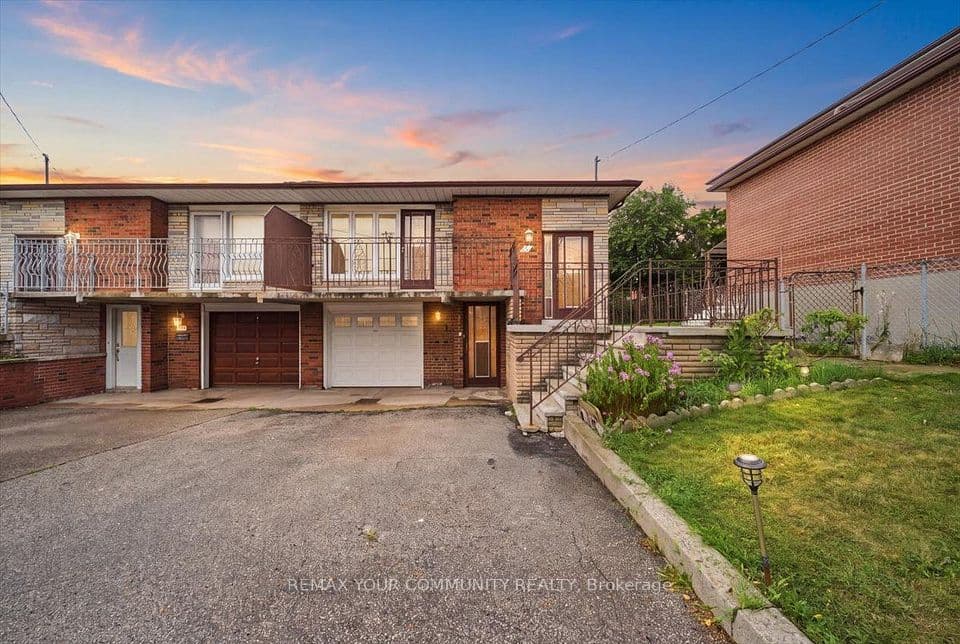 9 Hisey Crescent, Toronto, ON M3N 1T9 – main photo