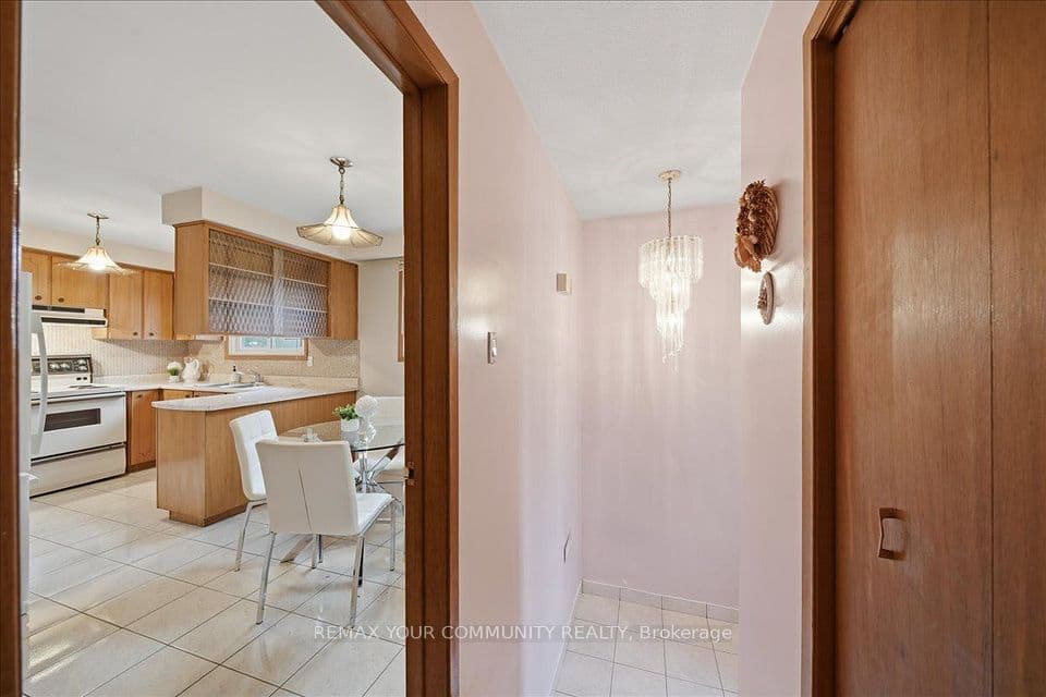 9 Hisey Crescent, Toronto, ON M3N 1T9 – photo 3