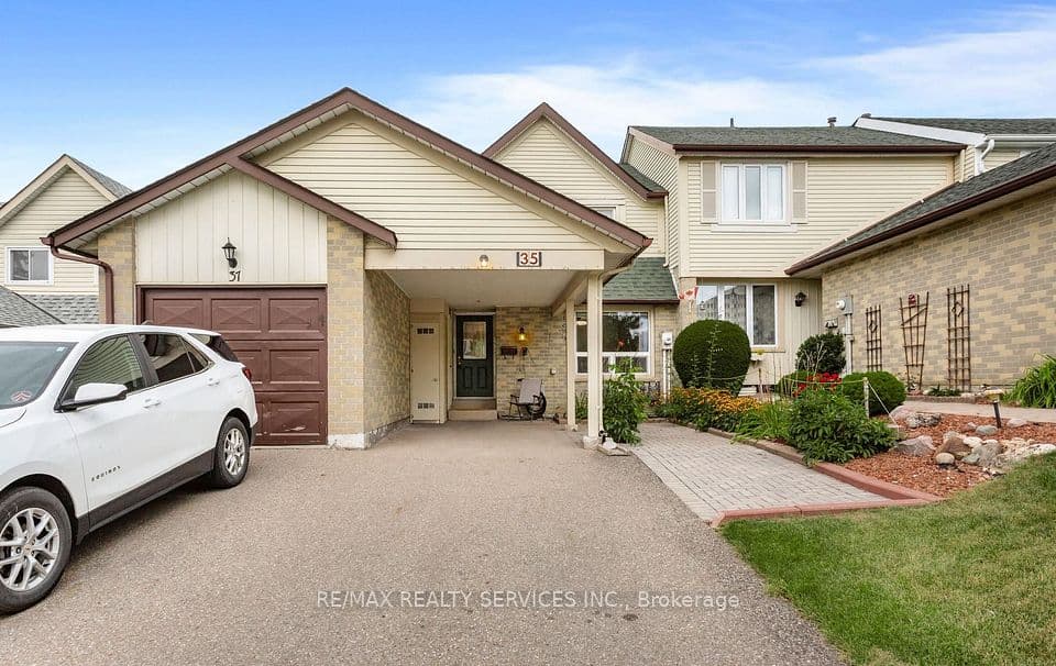 35 Sparklett Crescent, Brampton, ON L6Z 1M7 – main photo
