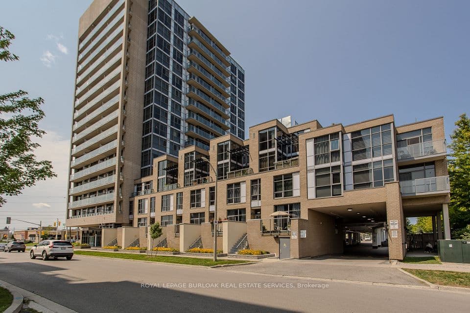 1940 Ironstone Drive 204, Burlington, ON L7L 0E4 – main photo