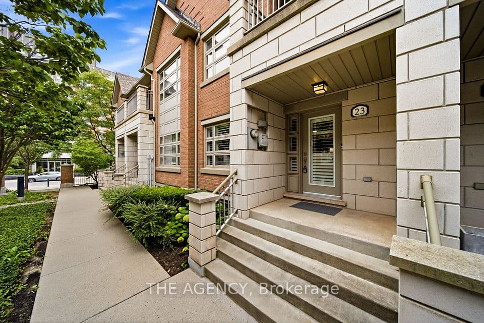 2460 Prince Michael Drive 23, Oakville, ON L6H 0G8 – photo 2