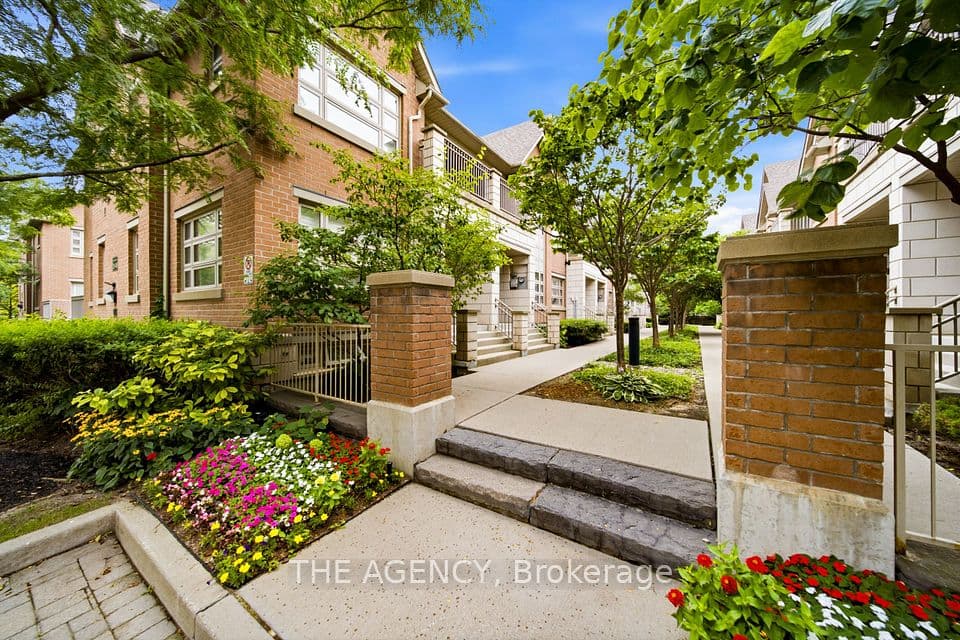 2460 Prince Michael Drive 23, Oakville, ON L6H 0G8 – photo 3