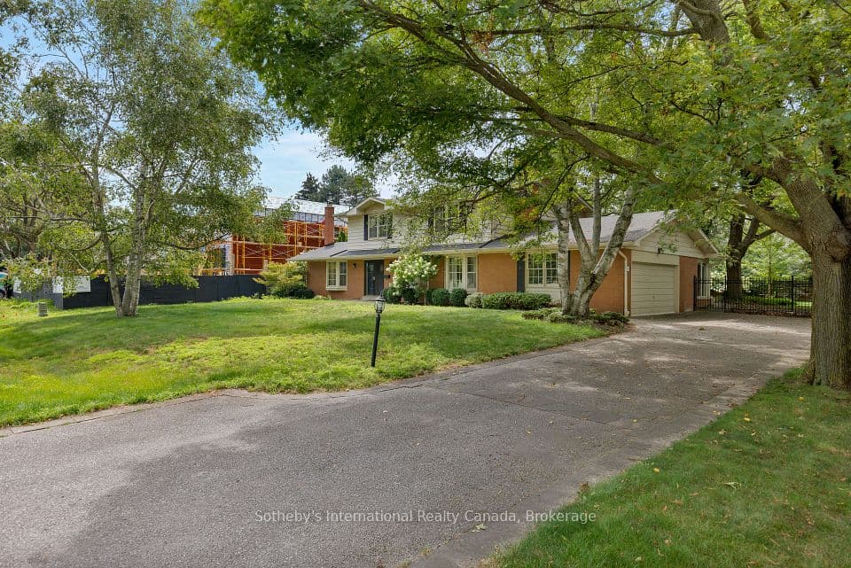 174 Claxton Drive, Oakville, ON L6J 4N9 – photo 2