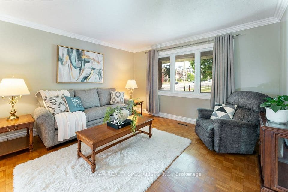 330 Hickory Circle, Oakville, ON L6H 4T5 – photo 3