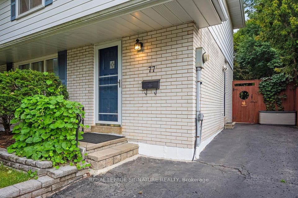 77 McCraney Street W, Oakville, ON L6H 1H5 – photo 3