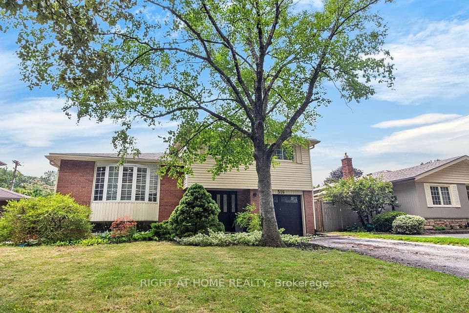 516 Kenmarr Crescent, Burlington, ON L7L 4R7 – photo 3