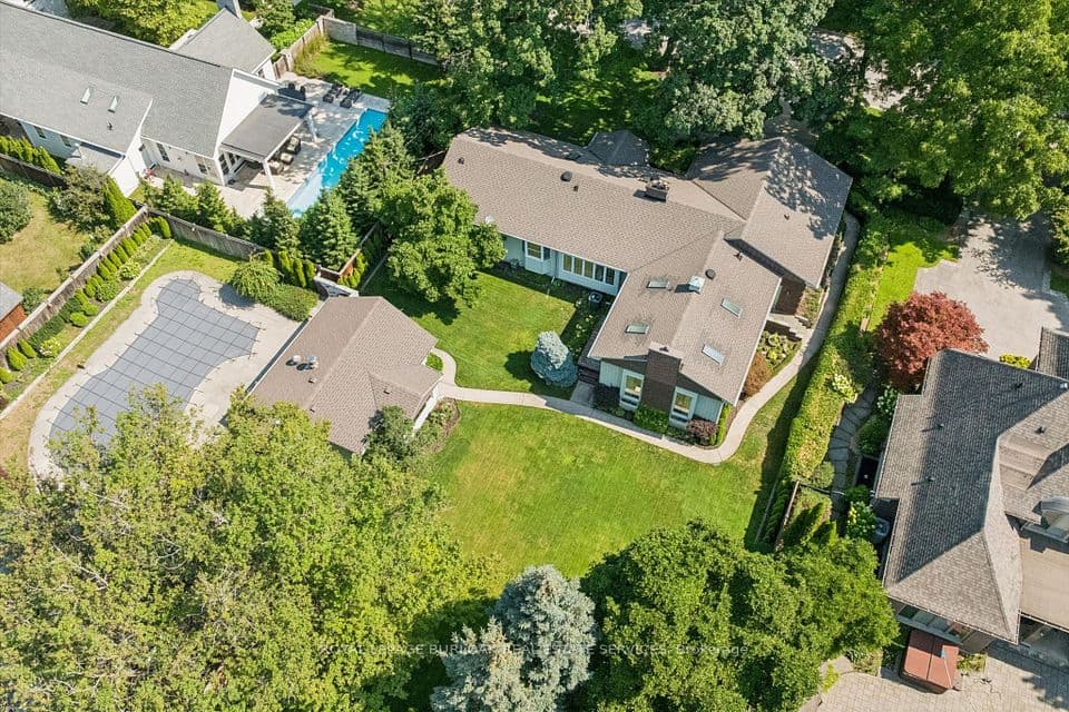 138 Appleby Place, Burlington, ON L7L 2X1 – photo 3