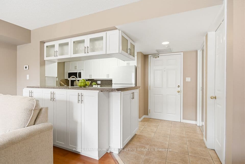 216 Plains Road W F304, Burlington, ON L7T 4M1 – photo 2