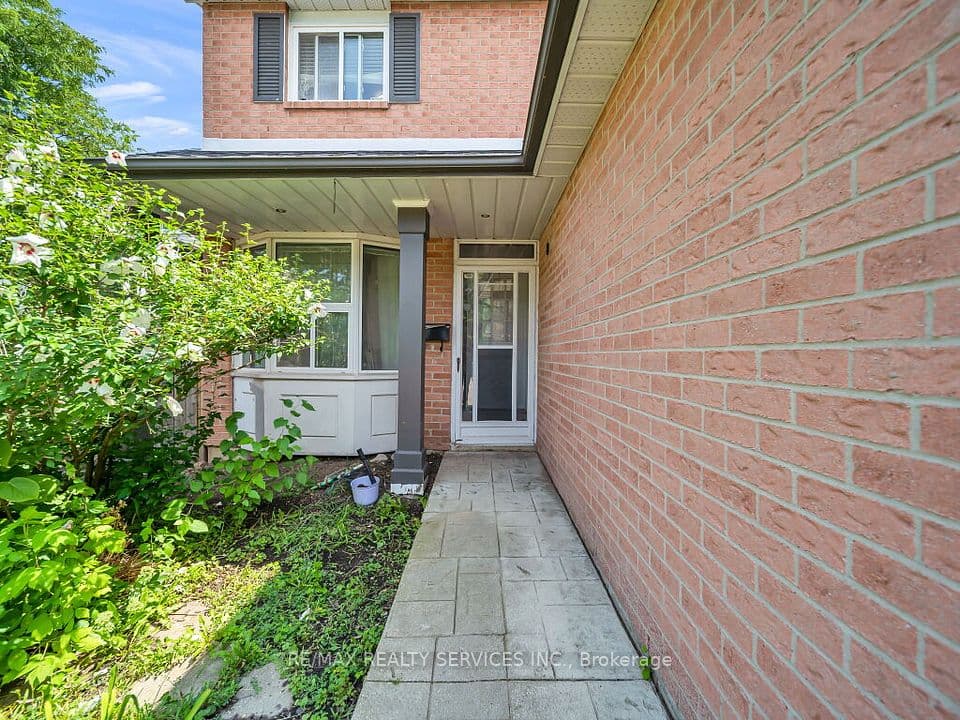 3079 Bartholomew Crescent, Mississauga, ON L5N 3K9 – photo 3