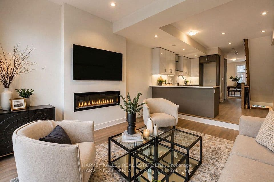 9 Innes Avenue, Toronto, ON M6E 0B2 – photo 2