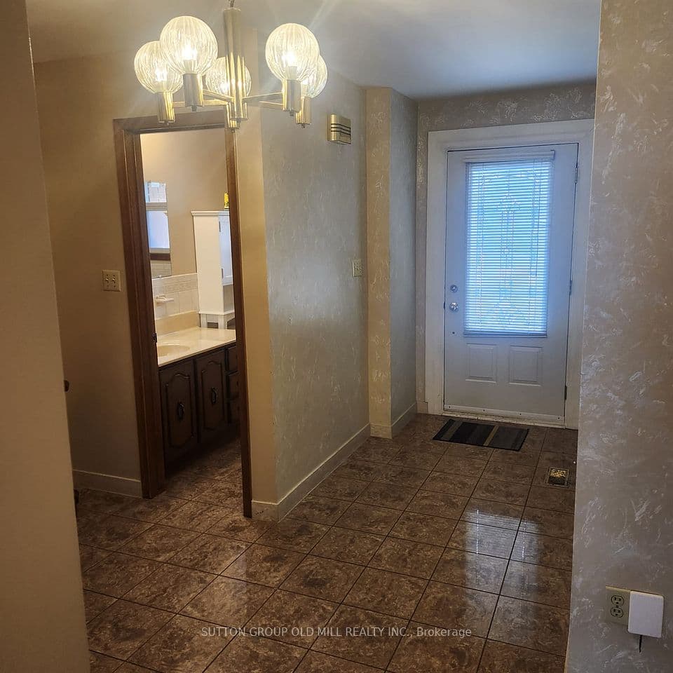 194 Beta Street, Toronto, ON M8W 4H6 – photo 3