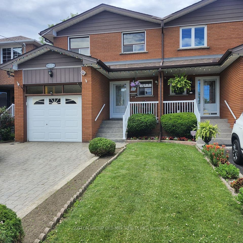 194 Beta Street, Toronto, ON M8W 4H6 – main photo