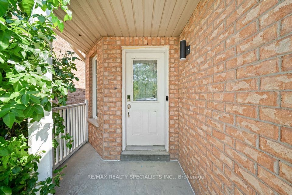 65 Ozner Court, Brampton, ON L6X 4Y9 – photo 3
