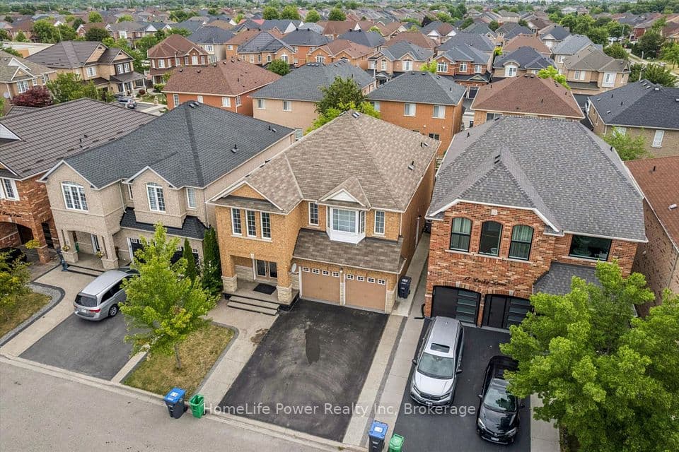 15 Lucky Lane, Brampton, ON L6R 3M3 – photo 2