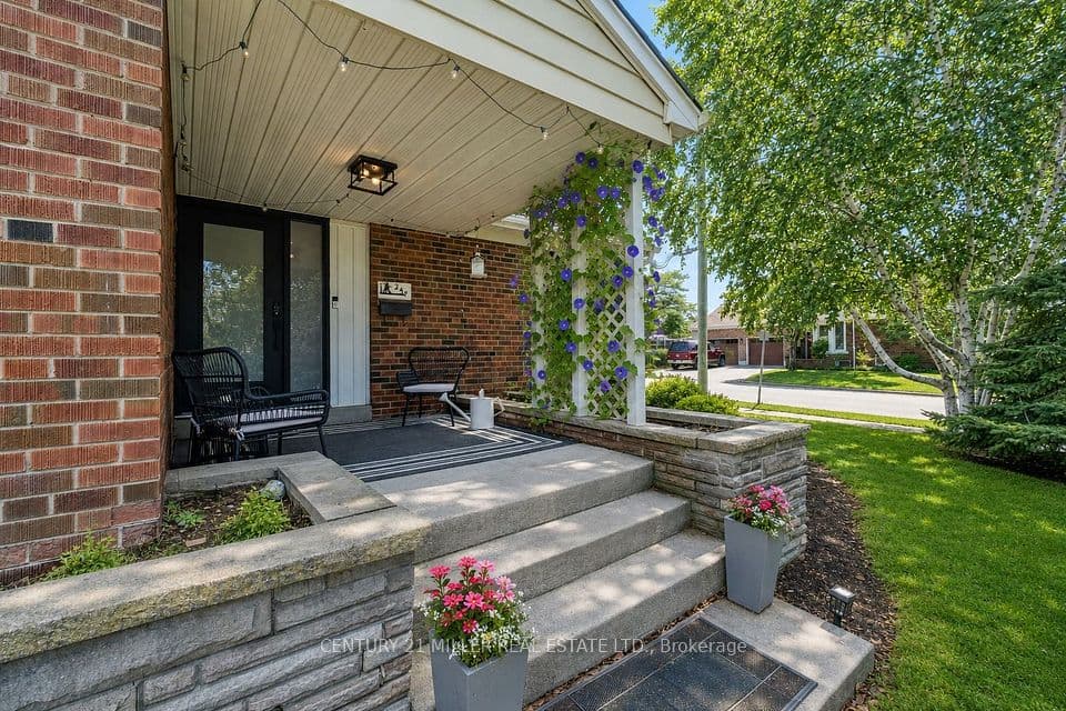 248 Kingsleigh Court, Milton, ON L9T 1X7 – main photo