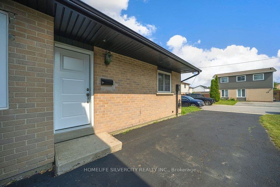 3 Hapsburg Square, Brampton, ON L6S 1Y7 – main photo