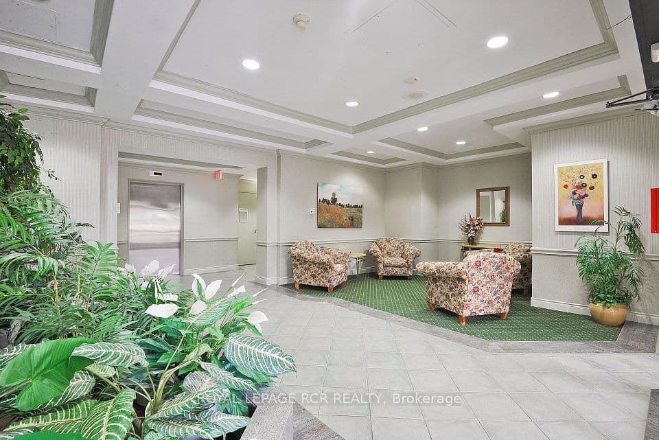 10 S Dayspring Circle S 304, Brampton, ON L6P 1B9 – photo 3