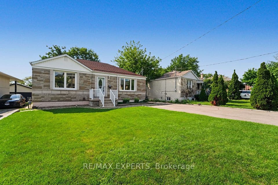 8 Palamar Road, Toronto, ON M3M 1L1 – photo 3